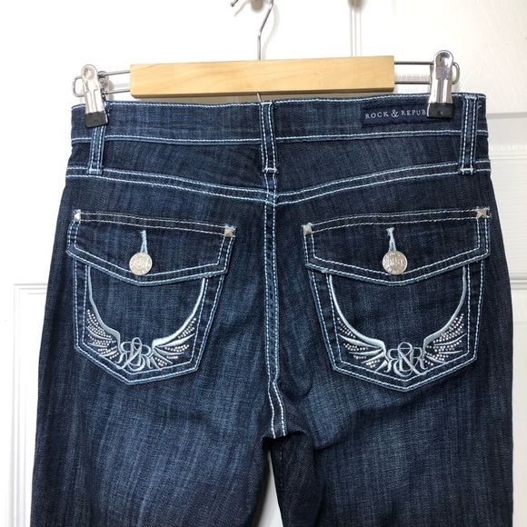 Rock & Republic Kasandra Embroidered Midrise Dark Blue  Wash Bootcut Jeans 4M - Picture 2 of 16